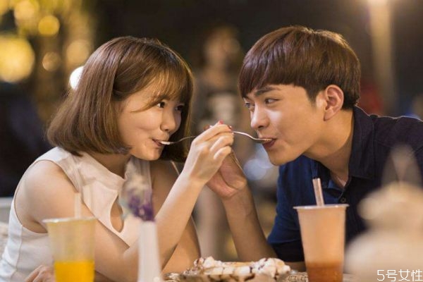 女朋友生氣可以送什禮物 什么禮物適合給生氣的女朋友 女朋友生氣可以送什禮物 什么禮物適合給生氣的女朋友