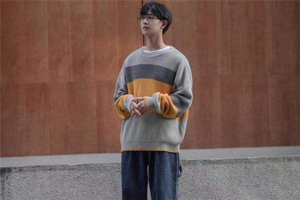 男生牛仔褲配什么毛衣好看 男生牛仔褲怎么搭配毛衣 男生牛仔褲配什么毛衣好看 男生牛仔褲怎么搭配毛衣