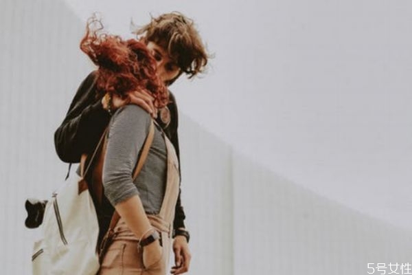 女人挽回男人丟臉嗎 主動挽回男友的注意事項 女人挽回男人丟臉嗎 主動挽回男友的注意事項