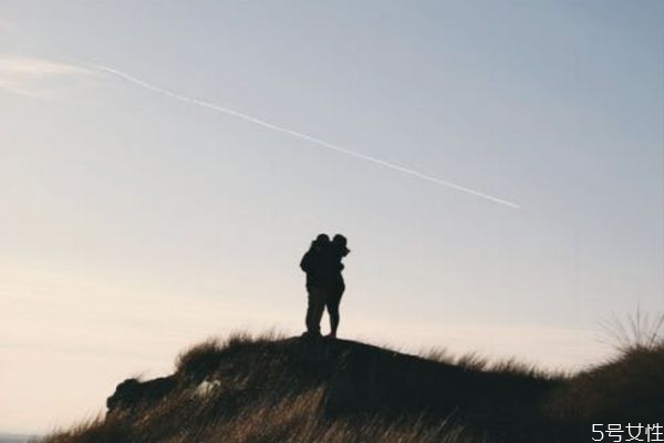 女人挽回男人丟臉嗎 主動挽回男友的注意事項 女人挽回男人丟臉嗎 主動挽回男友的注意事項