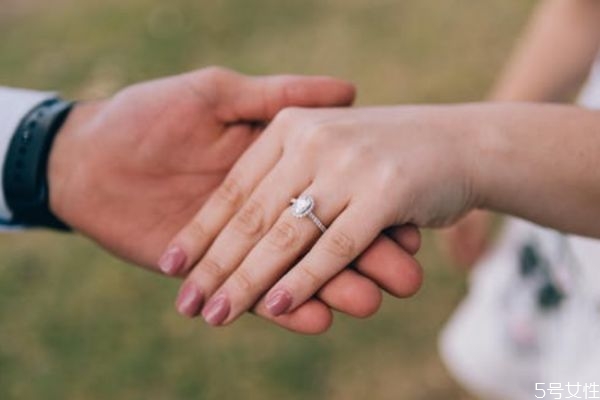 主動挽回男友的正確方法 想挽回男人要戳中他兩個痛點 主動挽回男友的正確方法 想挽回男人要戳中他兩個痛點