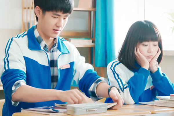 女生想和你發(fā)展的表現(xiàn) 女生想和你發(fā)展的暗示 女生想和你發(fā)展的表現(xiàn) 女生想和你發(fā)展的暗示