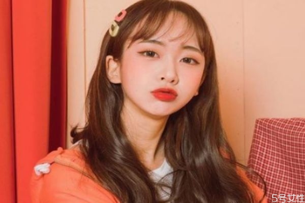 漂白的頭發(fā)還能染黑嗎 漂過(guò)的頭發(fā)染黑褪色嗎