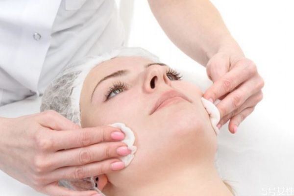 護膚的正確方法有什么 什么是護膚的正確方法 護膚的正確方法有什么 什么是護膚的正確方法