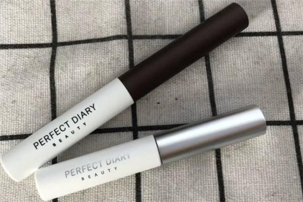 完美日記睫毛膏難卸嗎 完美日記睫毛膏干了怎么辦 完美日記睫毛膏難卸嗎 完美日記睫毛膏干了怎么辦