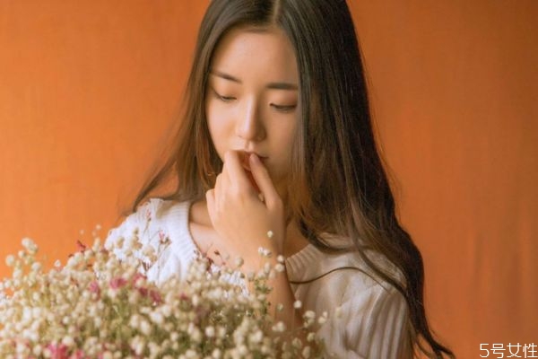 對(duì)老公撒嬌的情話有哪些 哪些情話是對(duì)老公撒嬌的 對(duì)老公撒嬌的情話有哪些 哪些情話是對(duì)老公撒嬌的