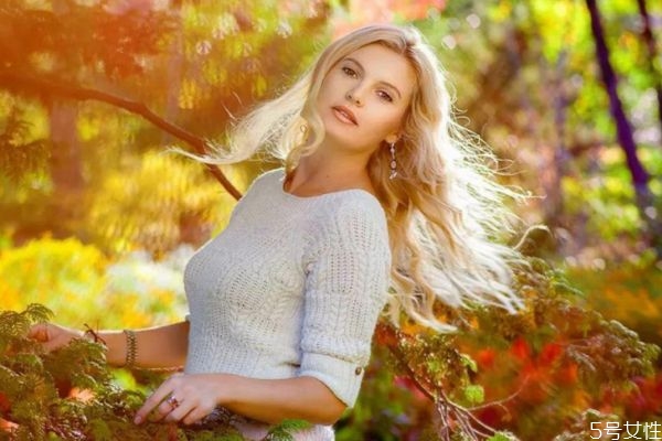 對(duì)老公撒嬌的情話有哪些 哪些情話是對(duì)老公撒嬌的 對(duì)老公撒嬌的情話有哪些 哪些情話是對(duì)老公撒嬌的