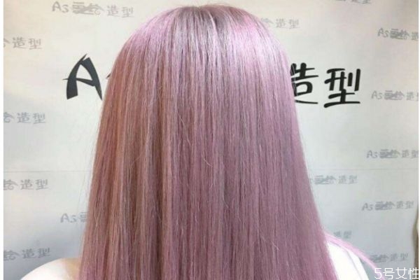 頭發(fā)精華液怎么用 精華液能抹頭發(fā)嗎 頭發(fā)精華液怎么用 精華液能抹頭發(fā)嗎