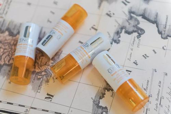 倩碧鮮活維C精華液使用方法 倩碧鮮活維C精華液產品介紹 倩碧鮮活維C精華液使用方法 倩碧鮮活維C精華液產品介紹