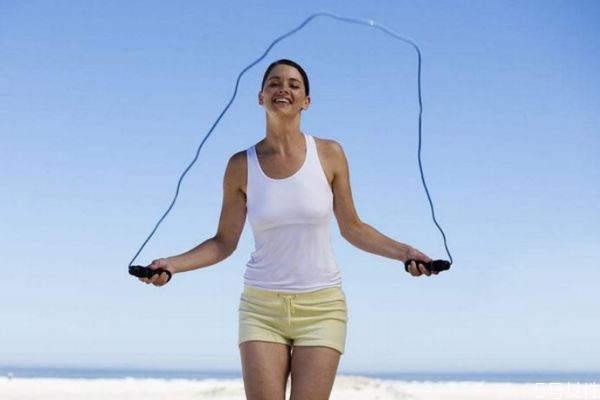 開合跳和跳繩哪個(gè)減肥 開合跳和跳繩哪個(gè)效果好 開合跳和跳繩哪個(gè)減肥 開合跳和跳繩哪個(gè)效果好