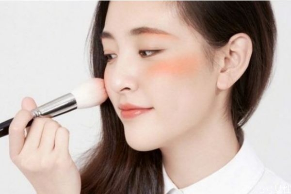 腮紅的作用有什么 什么是腮紅的作用 腮紅的作用有什么 什么是腮紅的作用