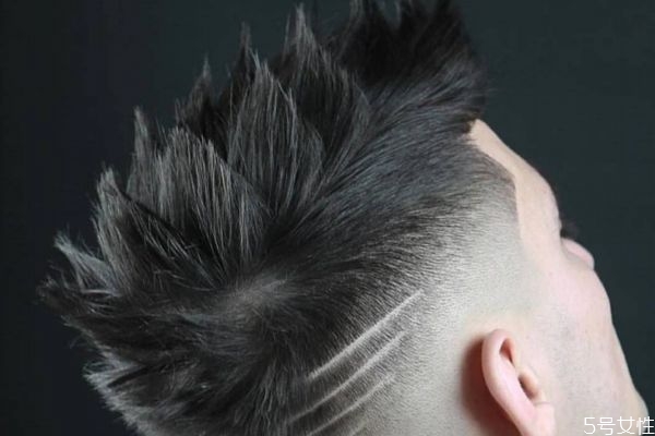 天生刺猬頭適合什么發(fā)型 天生刺猬頭怎么變軟 天生刺猬頭適合什么發(fā)型 天生刺猬頭怎么變軟