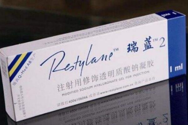 給皮膚補(bǔ)水是打玻尿酸嗎 打玻尿酸皮膚會變好嗎