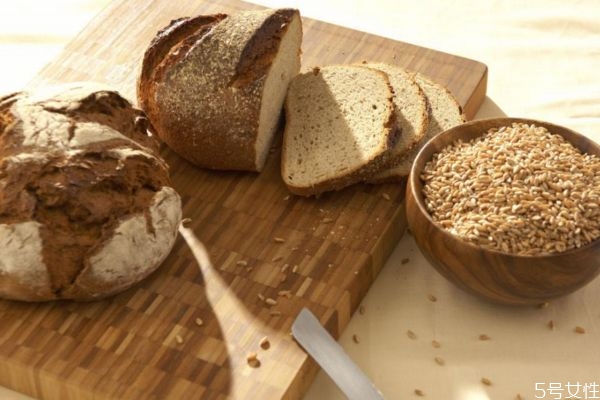 面包的熱量高嗎 減肥可以吃面包嗎 面包的熱量高嗎 減肥可以吃面包嗎