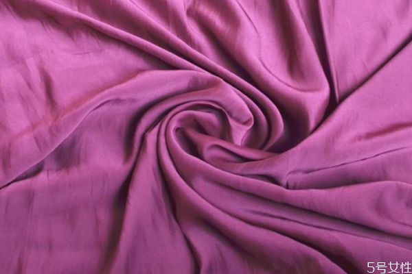 緞面和真絲的區(qū)別 緞面和真絲的不同 緞面和真絲的區(qū)別 緞面和真絲的不同