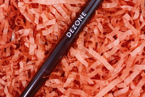 dezone小紫管眼線(xiàn)筆好用嗎 dezone小紫管眼線(xiàn)筆會(huì)暈妝嗎