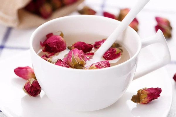 玫瑰蜂蜜茶的功效 玫瑰蜂蜜茶怎么做 玫瑰蜂蜜茶的功效 玫瑰蜂蜜茶怎么做