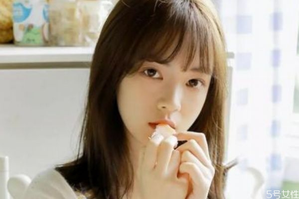 挽回前女友聊天話題技巧 挽回前女友應(yīng)該怎么聊天 挽回前女友聊天話題技巧 挽回前女友應(yīng)該怎么聊天