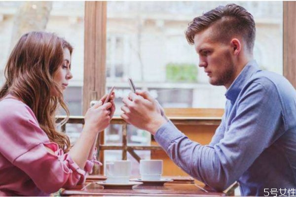 如何保持愛情的新鮮感 保持愛情新鮮感的方法 如何保持愛情的新鮮感 保持愛情新鮮感的方法