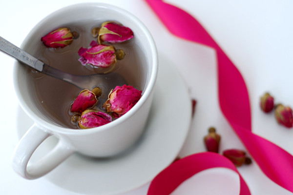 喝玫瑰蜂蜜茶好的最佳時(shí)間 晚上喝玫瑰蜂蜜茶會(huì)失眠嗎 喝玫瑰蜂蜜茶好的最佳時(shí)間 晚上喝玫瑰蜂蜜茶會(huì)失眠嗎