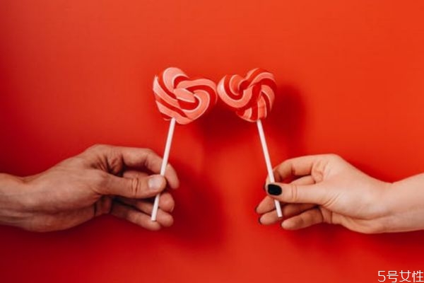 快結(jié)婚的時(shí)候不想結(jié)婚了該怎么辦 婚前焦慮是因?yàn)椴粣?ài)嗎 快結(jié)婚的時(shí)候不想結(jié)婚了該怎么辦 婚前焦慮是因?yàn)椴粣?ài)嗎