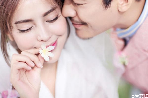 男朋友不想結(jié)婚還要等嗎 男朋友說不結(jié)婚一輩子在一起 男朋友不想結(jié)婚還要等嗎 男朋友說不結(jié)婚一輩子在一起