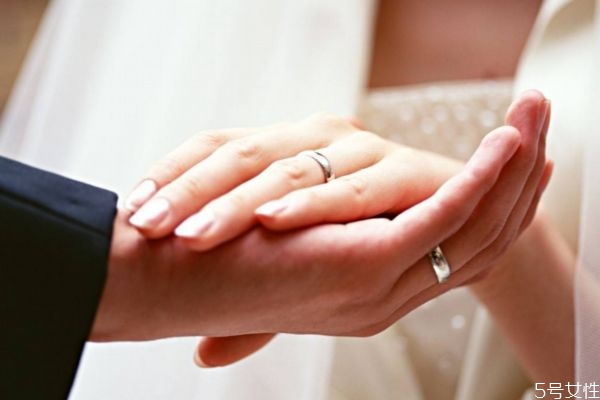 結(jié)婚日子怎么定 如何選結(jié)婚日子 結(jié)婚日子怎么定 如何選結(jié)婚日子