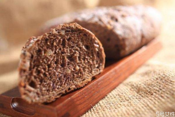 全麥面包吃多了會(huì)便秘嗎 全麥面包應(yīng)該什么時(shí)候吃 全麥面包吃多了會(huì)便秘嗎 全麥面包應(yīng)該什么時(shí)候吃