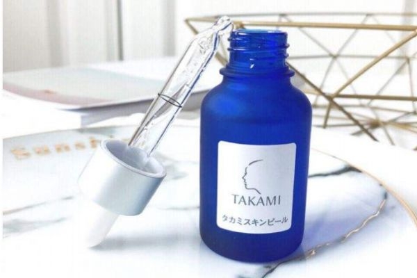 油皮毛孔大適合的精華 什么精華時(shí)候毛孔粗大 油皮毛孔大適合的精華 什么精華時(shí)候毛孔粗大