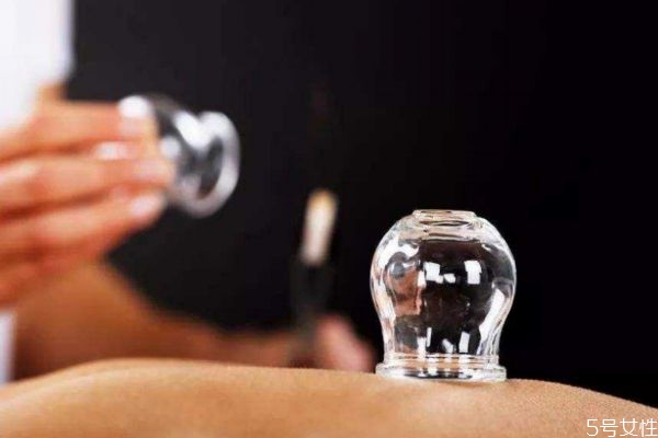 拔罐出水泡怎么回事 為什么拔罐會(huì)出水泡 拔罐出水泡怎么回事 為什么拔罐會(huì)出水泡