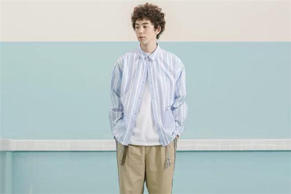 什么樣的襯衫能當(dāng)外套穿 襯衫當(dāng)外套穿怎么搭配 什么樣的襯衫能當(dāng)外套穿 襯衫當(dāng)外套穿怎么搭配