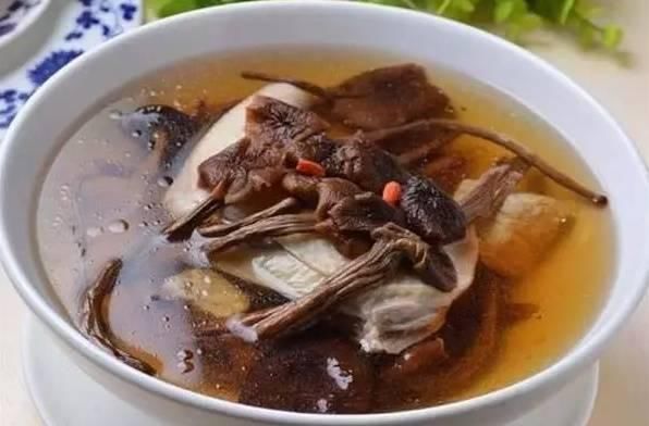 茶樹菇燉雞湯的做法 茶樹菇燉雞湯的營養(yǎng)價(jià)值 茶樹菇燉雞湯的做法 茶樹菇燉雞湯的營養(yǎng)價(jià)值
