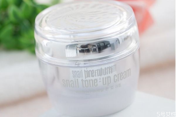 素顏霜可不可以美白 素顏霜美白效果怎么樣 素顏霜可不可以美白 素顏霜美白效果怎么樣