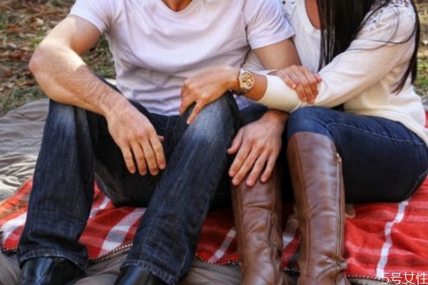 怎么判斷老公愛不愛自己 老公不愛你的表現(xiàn) 怎么判斷老公愛不愛自己 老公不愛你的表現(xiàn)