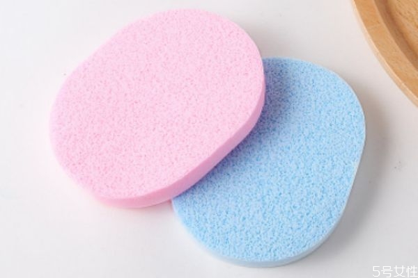 洗臉撲過(guò)期了還可以使用嗎 洗臉巾跟洗臉撲的區(qū)別是什么 洗臉撲過(guò)期了還可以使用嗎 洗臉巾跟洗臉撲的區(qū)別是什么