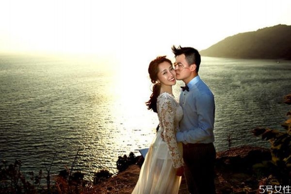 結婚紀念日送老婆什么好 最能討老婆歡心的禮物 結婚紀念日送老婆什么好 最能討老婆歡心的禮物