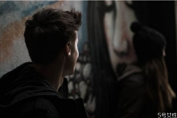 男人長期出軌說明什么 經(jīng)常出軌的男人的心理 男人長期出軌說明什么 經(jīng)常出軌的男人的心理