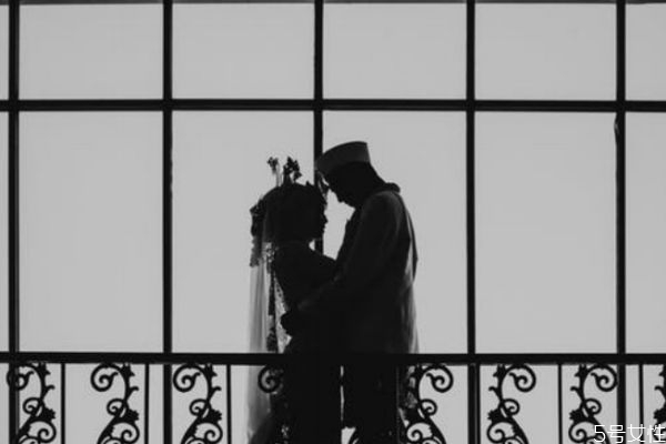 發(fā)現(xiàn)老公已經(jīng)不愛你了你會怎么做 老公不愛你的三大表現(xiàn) 發(fā)現(xiàn)老公已經(jīng)不愛你了你會怎么做 老公不愛你的三大表現(xiàn)