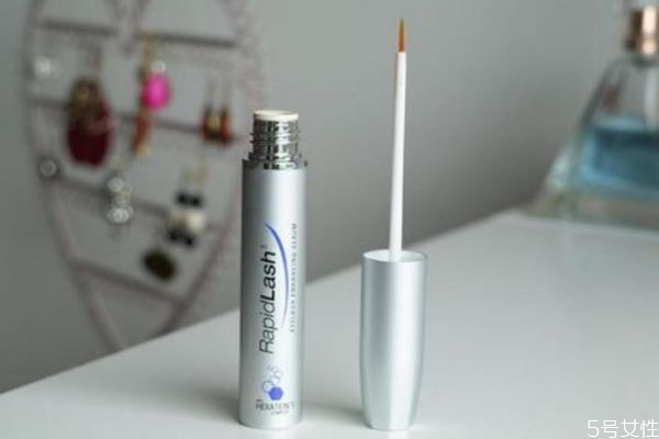 睫毛增長液怎么涂方便 睫毛增長液的正確涂法 睫毛增長液怎么涂方便 睫毛增長液的正確涂法