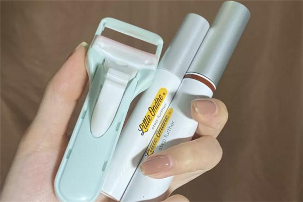 小奧汀睫毛膏不防水嗎 小奧汀睫毛膏好還是滋色好 小奧汀睫毛膏不防水嗎 小奧汀睫毛膏好還是滋色好