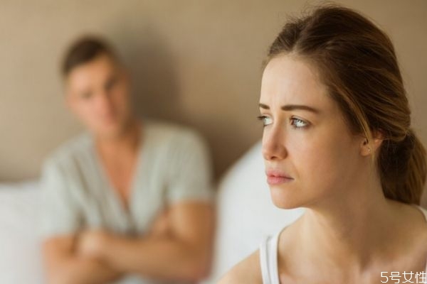 為什么老公不愛(ài)和我說(shuō)話(huà) 老公不愛(ài)和我說(shuō)話(huà)是不愛(ài)我了嗎