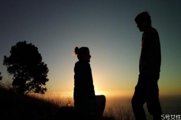 把老公惹生氣了怎么哄 情商高的女人會怎樣哄 把老公惹生氣了怎么哄 情商高的女人會怎樣哄