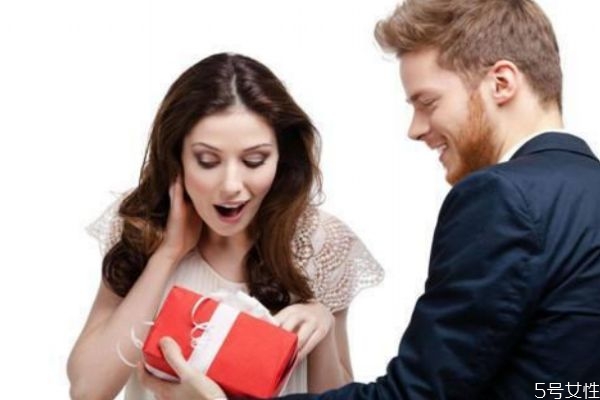 怎樣才能夠夫妻相處和諧 如何調(diào)節(jié)夫妻感情 怎樣才能夠夫妻相處和諧 如何調(diào)節(jié)夫妻感情