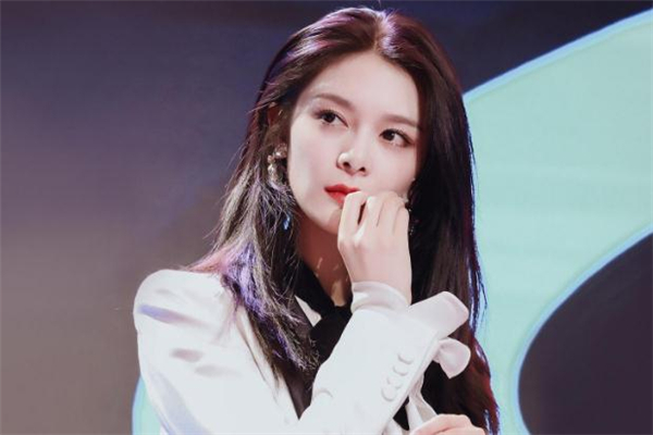 霧眉和水霧眉哪個好 霧眉和水霧眉的差別 霧眉和水霧眉哪個好 霧眉和水霧眉的差別