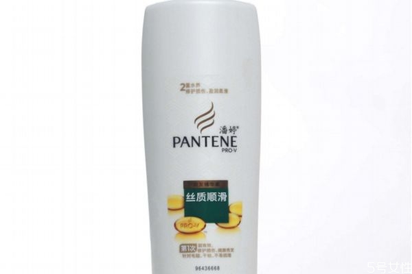 護(hù)發(fā)素要什么時(shí)候用 使用護(hù)發(fā)素注意事項(xiàng) 護(hù)發(fā)素要什么時(shí)候用 使用護(hù)發(fā)素注意事項(xiàng)