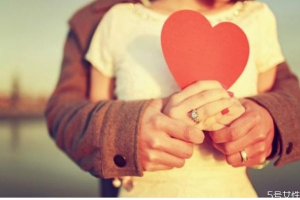 把老公惹生氣了怎么哄 情商高的女人會怎樣哄 把老公惹生氣了怎么哄 情商高的女人會怎樣哄