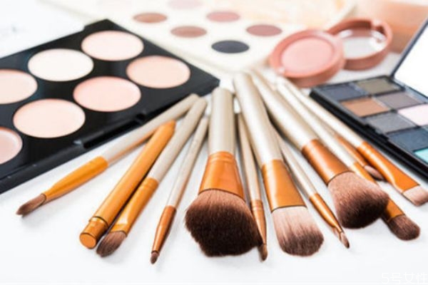 化妝刷能用太陽曬嗎 化妝刷清洗之后怎么處理 化妝刷能用太陽曬嗎 化妝刷清洗之后怎么處理