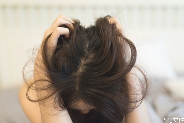 頭發(fā)打薄長出來會怎樣 頭發(fā)打薄的方法 頭發(fā)打薄長出來會怎樣 頭發(fā)打薄的方法