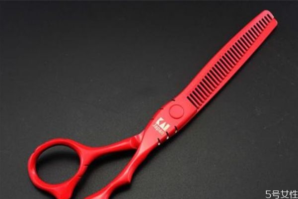 短頭發(fā)打薄多久能厚回去 怎么讓頭發(fā)長的更快 短頭發(fā)打薄多久能厚回去 怎么讓頭發(fā)長的更快