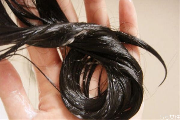 頭發(fā)被打薄的太狠了怎么辦 怎么打理頭發(fā)讓頭發(fā)不蓬松顯多 頭發(fā)被打薄的太狠了怎么辦 怎么打理頭發(fā)讓頭發(fā)不蓬松顯多